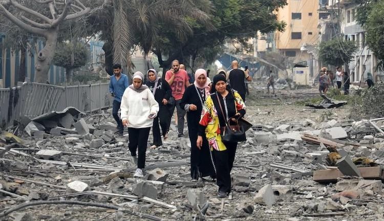 Families-flee-shattered-homes-in-Gaza-UNICEF-750x432
