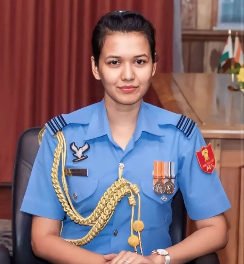 Meet Sq Ldr Manisha Padhi : First Female officer to be appointed as ADC to governer of India.